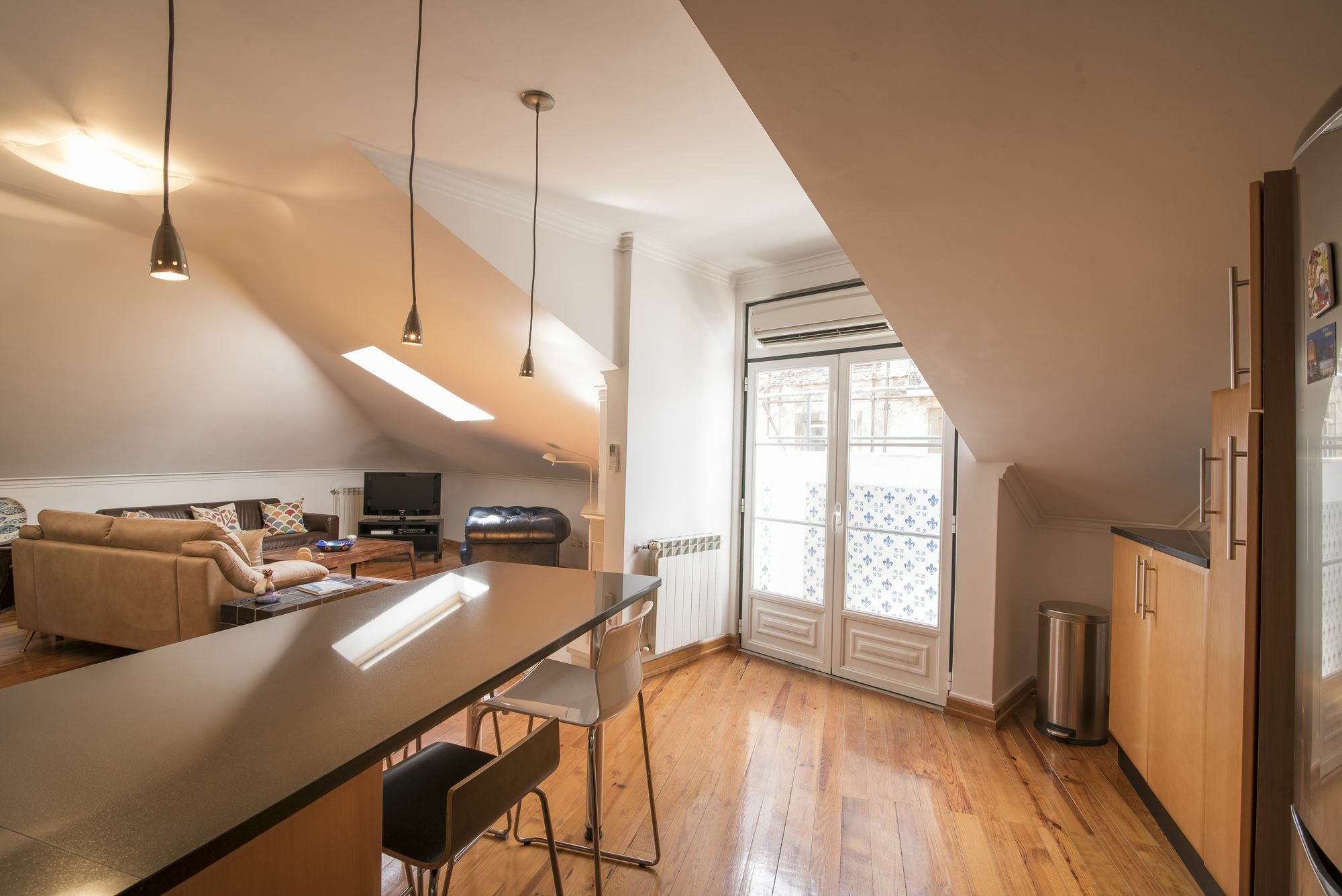 Apartment Grand Parliment Duplex By Homing